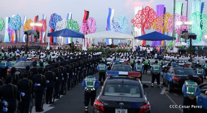 Antorcha Centroamericana es recibida por Daniel y Rosario