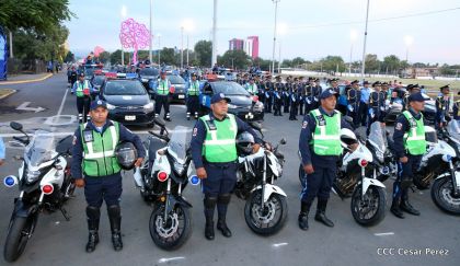 Antorcha Centroamericana es recibida por Daniel y Rosario