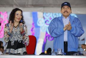 Desfile en saludo a las Fiestas Patrias