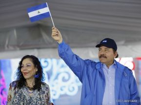 Desfile en saludo a las Fiestas Patrias