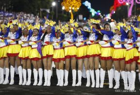 Desfile en saludo a las Fiestas Patrias