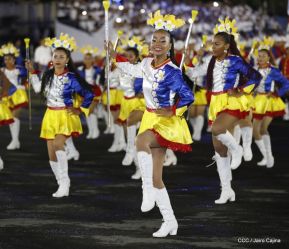 Desfile en saludo a las Fiestas Patrias