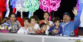 Desfile en saludo a las Fiestas Patrias