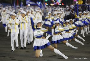 Desfile en saludo a las Fiestas Patrias