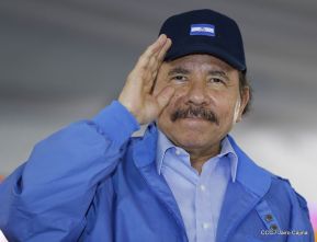 Desfile en saludo a las Fiestas Patrias