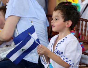 Desfile en saludo a las Fiestas Patrias
