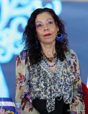 Desfile en saludo a las Fiestas Patrias