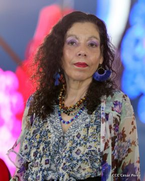 Desfile en saludo a las Fiestas Patrias