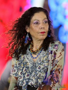 Desfile en saludo a las Fiestas Patrias