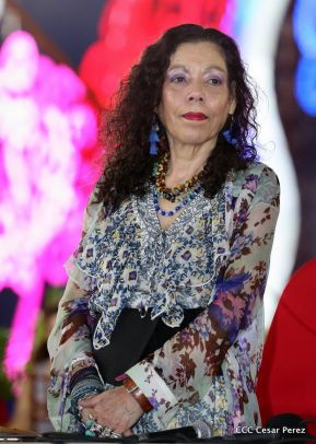 Desfile en saludo a las Fiestas Patrias