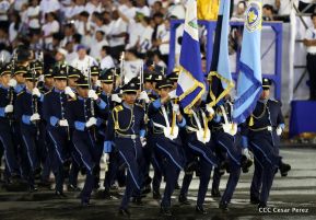 Desfile en saludo a las Fiestas Patrias