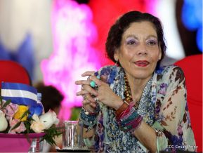 Desfile en saludo a las Fiestas Patrias