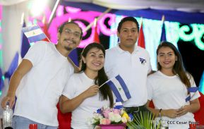 Desfile en saludo a las Fiestas Patrias