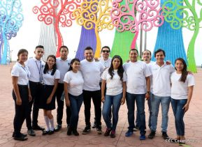 Desfile en saludo a las Fiestas Patrias