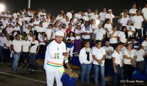 Desfile en saludo a las Fiestas Patrias