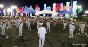 Desfile en saludo a las Fiestas Patrias