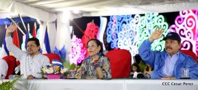 Desfile en saludo a las Fiestas Patrias