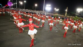 Desfile en saludo a las Fiestas Patrias