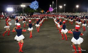 Desfile en saludo a las Fiestas Patrias