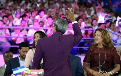 Histórica inauguración de moderno Estadio Nacional de Béisbol "Dennis Martínez"