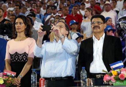 Histórica inauguración de moderno Estadio Nacional de Béisbol "Dennis Martínez"
