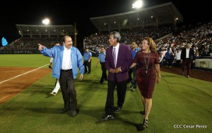 Histórica inauguración de moderno Estadio Nacional de Béisbol "Dennis Martínez"
