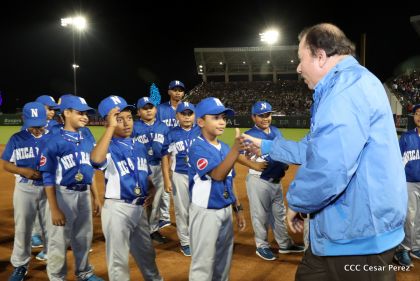 Histórica inauguración de moderno Estadio Nacional de Béisbol "Dennis Martínez"