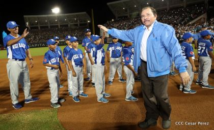 Histórica inauguración de moderno Estadio Nacional de Béisbol "Dennis Martínez"