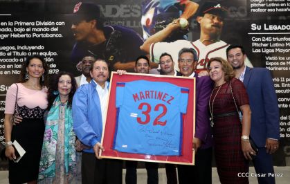 Histórica inauguración de moderno Estadio Nacional de Béisbol "Dennis Martínez"