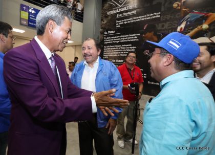 Histórica inauguración de moderno Estadio Nacional de Béisbol "Dennis Martínez"