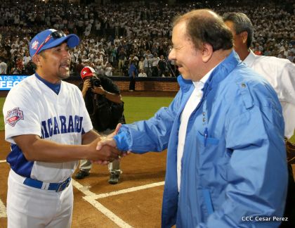 Histórica inauguración de moderno Estadio Nacional de Béisbol "Dennis Martínez"