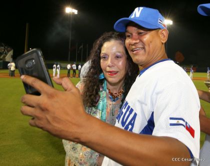 Histórica inauguración de moderno Estadio Nacional de Béisbol "Dennis Martínez"