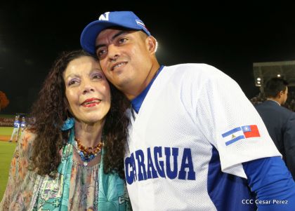 Histórica inauguración de moderno Estadio Nacional de Béisbol "Dennis Martínez"