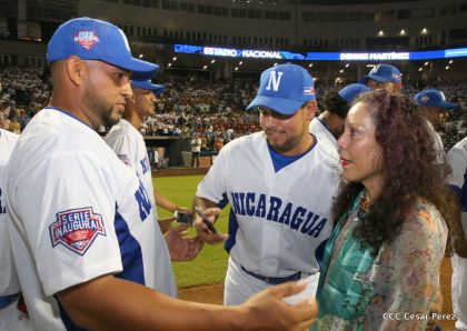 Histórica inauguración de moderno Estadio Nacional de Béisbol "Dennis Martínez"