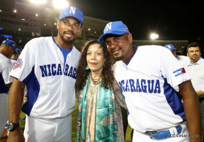 Histórica inauguración de moderno Estadio Nacional de Béisbol "Dennis Martínez"