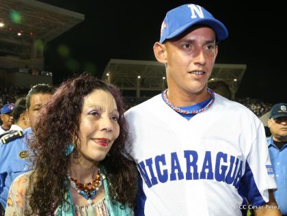 Histórica inauguración de moderno Estadio Nacional de Béisbol "Dennis Martínez"