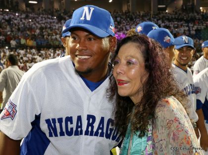 Histórica inauguración de moderno Estadio Nacional de Béisbol "Dennis Martínez"