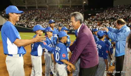 Histórica inauguración de moderno Estadio Nacional de Béisbol "Dennis Martínez"