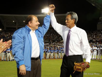 Histórica inauguración de moderno Estadio Nacional de Béisbol "Dennis Martínez"