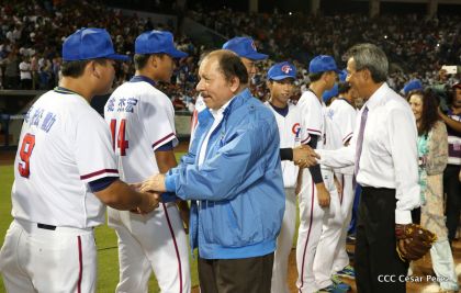 Histórica inauguración de moderno Estadio Nacional de Béisbol "Dennis Martínez"