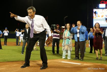 Histórica inauguración de moderno Estadio Nacional de Béisbol "Dennis Martínez"