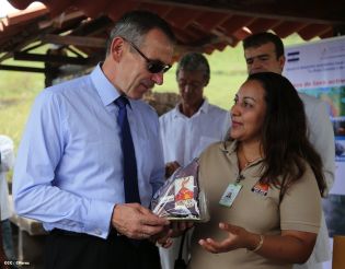 Comisario de Desarrollo UE en visita a Nicaragua