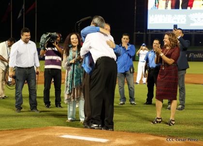 Histórica inauguración de moderno Estadio Nacional de Béisbol "Dennis Martínez"