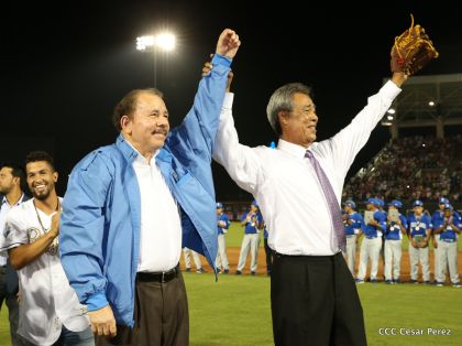 Histórica inauguración de moderno Estadio Nacional de Béisbol "Dennis Martínez"