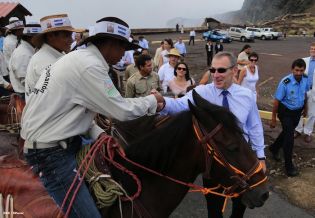 Comisario de Desarrollo UE en visita a Nicaragua