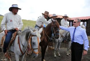 Comisario de Desarrollo UE en visita a Nicaragua