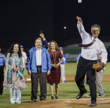 Histórica inauguración de moderno Estadio Nacional de Béisbol "Dennis Martínez"