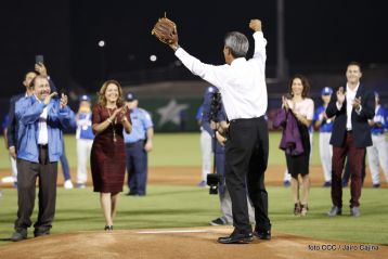 Histórica inauguración de moderno Estadio Nacional de Béisbol "Dennis Martínez"