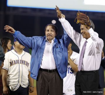 Histórica inauguración de moderno Estadio Nacional de Béisbol "Dennis Martínez"