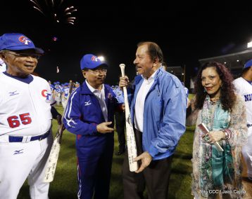 Histórica inauguración de moderno Estadio Nacional de Béisbol "Dennis Martínez"